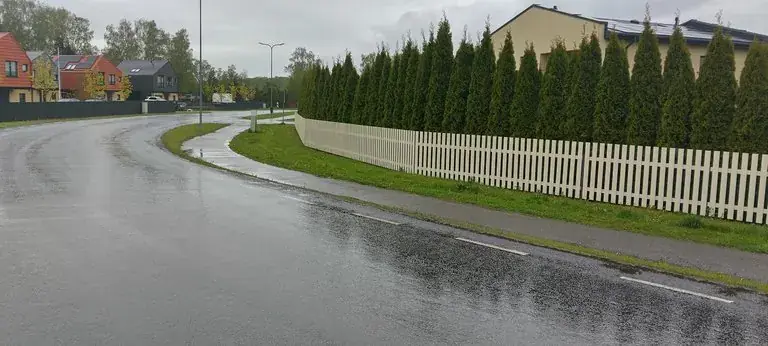 Finished wooden boundary fence in Tallinn