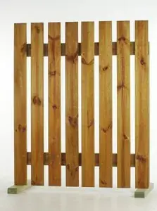 Natural lacquer-finished wooden fence