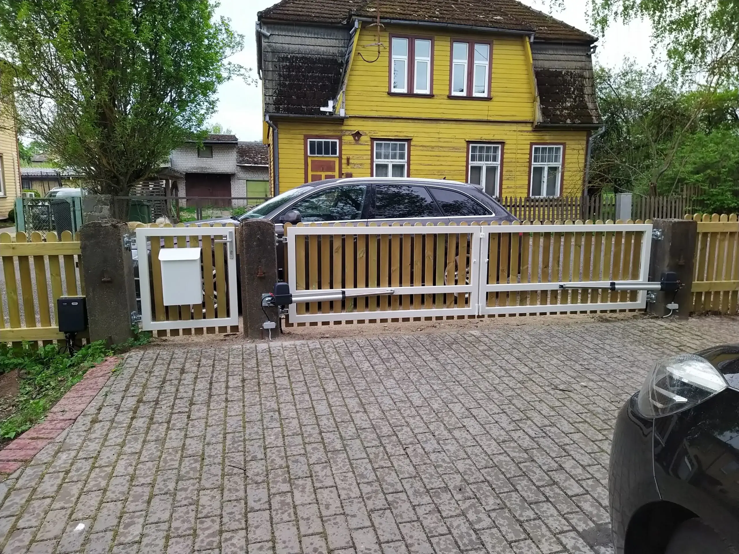 Väravaautomaatika paigaldus objektil