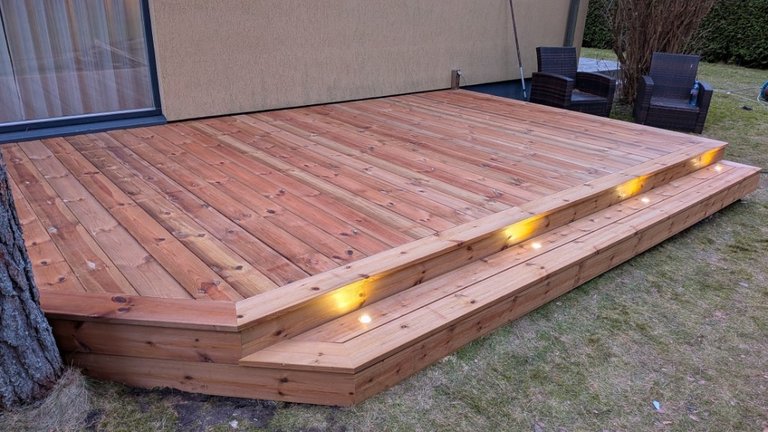Impregnated pine terrace with steps and LED lighting