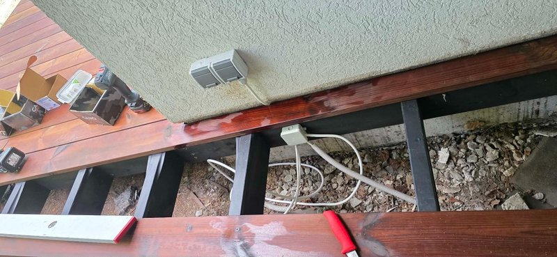 Installing heat-oiled decking boards